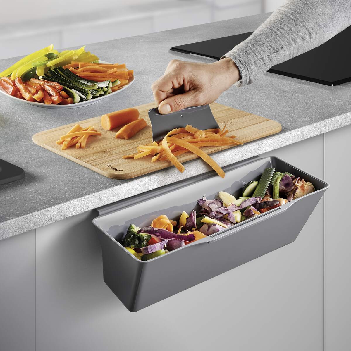 Koš na BIO odpad CLEAN-TEX+stěrka 33x16x16 v užití